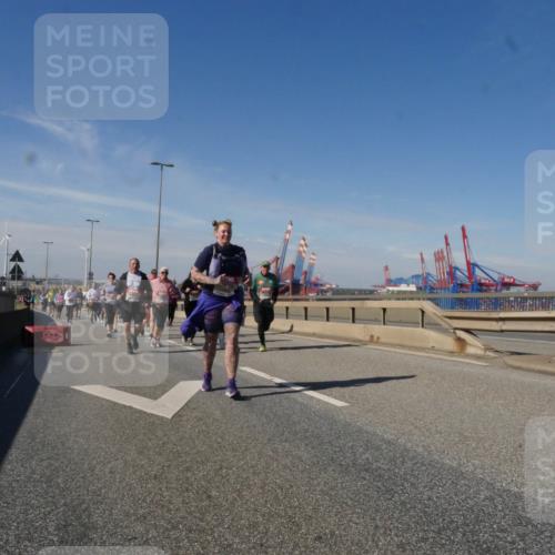 03.10.2025 - Köhlbrandbrückenlauf Matties Gatica Varas http://msf.ph/oto/9003283 03.10.2025 12:56:53 Position 2  meine-sportfotos.de