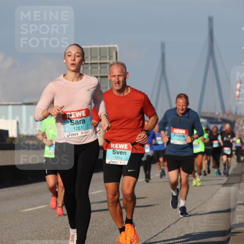 03.10.2025 - Köhlbrandbrückenlauf Luisa Fischer http://msf.ph/oto/9003290 03.10.2025 10:45:07 Position 3 1251, 1210 meine-sportfotos.de