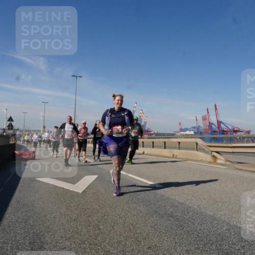 03.10.2025 - Köhlbrandbrückenlauf Matties Gatica Varas http://msf.ph/oto/9003293 03.10.2025 12:56:53 Position 2 118 meine-sportfotos.de