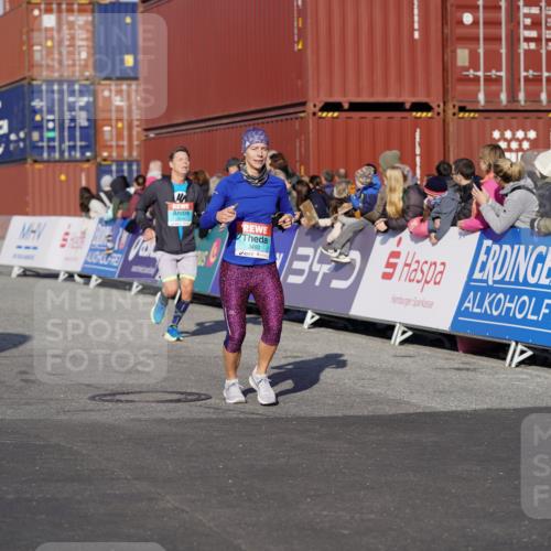03.10.2025 - Köhlbrandbrückenlauf Michael Burmester http://msf.ph/oto/9003300 03.10.2025 10:06:15 Ziel 1100, 1152, 1255, 1402, 1445, 3228, 3233, 3492, 3563, 3625, 3656 meine-sportfotos.de