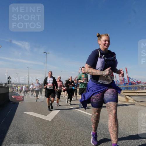 03.10.2025 - Köhlbrandbrückenlauf Matties Gatica Varas http://msf.ph/oto/9003307 03.10.2025 12:56:54 Position 2 4355, 18 meine-sportfotos.de