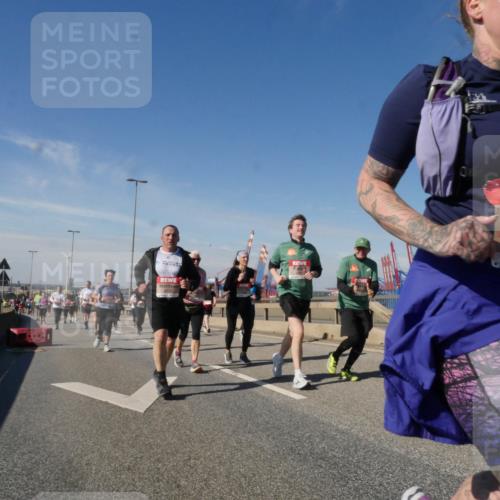 03.10.2025 - Köhlbrandbrückenlauf Matties Gatica Varas http://msf.ph/oto/9003312 03.10.2025 12:56:55 Position 2 4355 meine-sportfotos.de