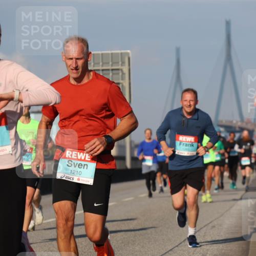 03.10.2025 - Köhlbrandbrückenlauf Luisa Fischer http://msf.ph/oto/9003315 03.10.2025 10:45:08 Position 3 1251, 1210, 1265 meine-sportfotos.de