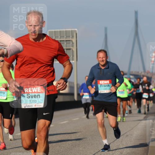 03.10.2025 - Köhlbrandbrückenlauf Luisa Fischer http://msf.ph/oto/9003322 03.10.2025 10:45:09 Position 3 1251, 2819, 1210, 1265 meine-sportfotos.de