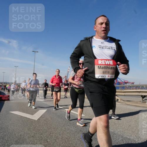 03.10.2025 - Köhlbrandbrückenlauf Matties Gatica Varas http://msf.ph/oto/9003332 03.10.2025 12:56:56 Position 2 6118 meine-sportfotos.de