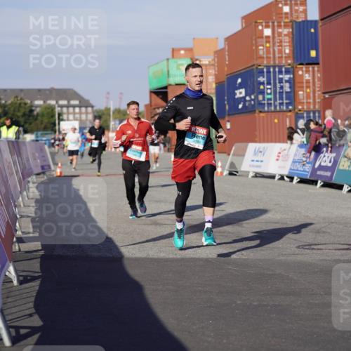 03.10.2025 - Köhlbrandbrückenlauf Michael Burmester http://msf.ph/oto/9003350 03.10.2025 10:06:24 Ziel 1066, 1722, 3188 meine-sportfotos.de