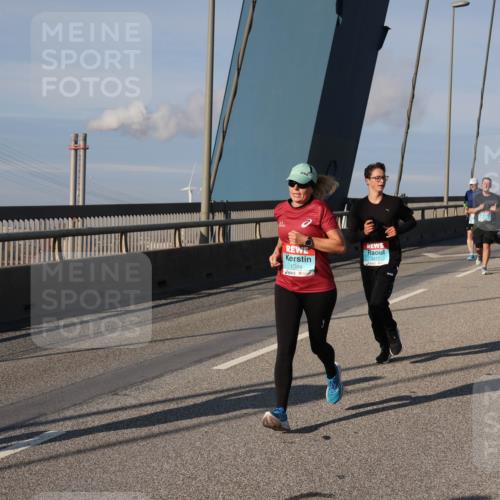 03.10.2025 - Köhlbrandbrückenlauf Julia Fischer http://msf.ph/oto/9003355 03.10.2025 09:45:31 Position 2 1384 meine-sportfotos.de