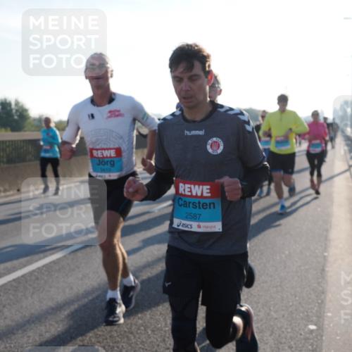 03.10.2025 - Köhlbrandbrückenlauf Fabian Wolf http://msf.ph/oto/9003358 03.10.2025 09:18:18 Position 3 3410, 2587 meine-sportfotos.de