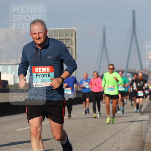 03.10.2025 - Köhlbrandbrückenlauf Luisa Fischer http://msf.ph/oto/9003364 03.10.2025 10:45:11 Position 3 1265 meine-sportfotos.de