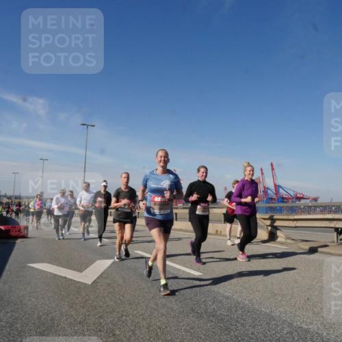 03.10.2025 - Köhlbrandbrückenlauf Matties Gatica Varas http://msf.ph/oto/9003370 03.10.2025 12:56:59 Position 2 118 meine-sportfotos.de