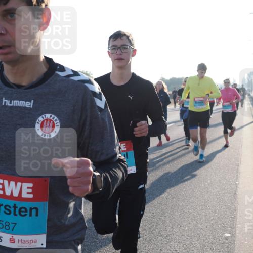 03.10.2025 - Köhlbrandbrückenlauf Fabian Wolf http://msf.ph/oto/9003374 03.10.2025 09:18:18 Position 3 2587, 1910 meine-sportfotos.de