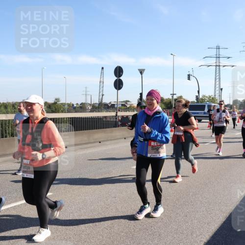03.10.2025 - Köhlbrandbrückenlauf Julia Fischer http://msf.ph/oto/9003391 03.10.2025 12:22:07 Position 3 6133, 241, 5184 meine-sportfotos.de