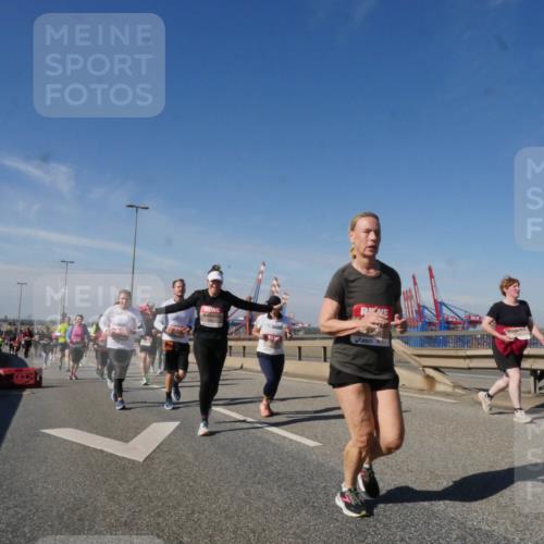 03.10.2025 - Köhlbrandbrückenlauf Matties Gatica Varas http://msf.ph/oto/9003395 03.10.2025 12:57:00 Position 2  meine-sportfotos.de