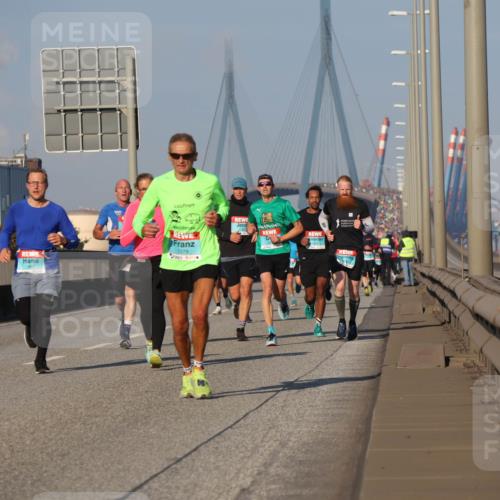 03.10.2025 - Köhlbrandbrückenlauf Luisa Fischer http://msf.ph/oto/9003400 03.10.2025 10:45:13 Position 3 2801, 1079 meine-sportfotos.de