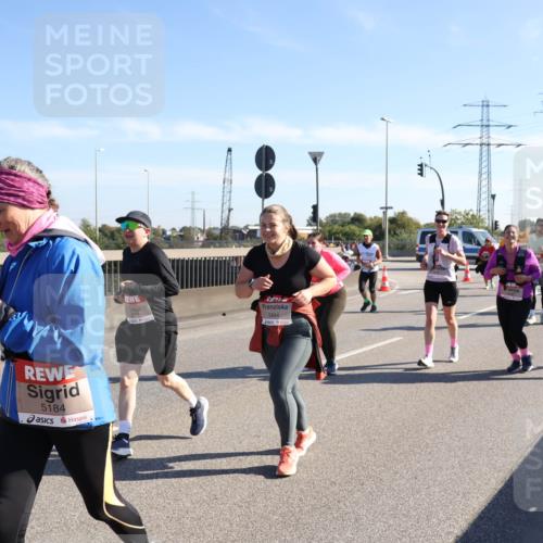 03.10.2025 - Köhlbrandbrückenlauf Julia Fischer http://msf.ph/oto/9003402 03.10.2025 12:22:08 Position 3 5184, 5844 meine-sportfotos.de