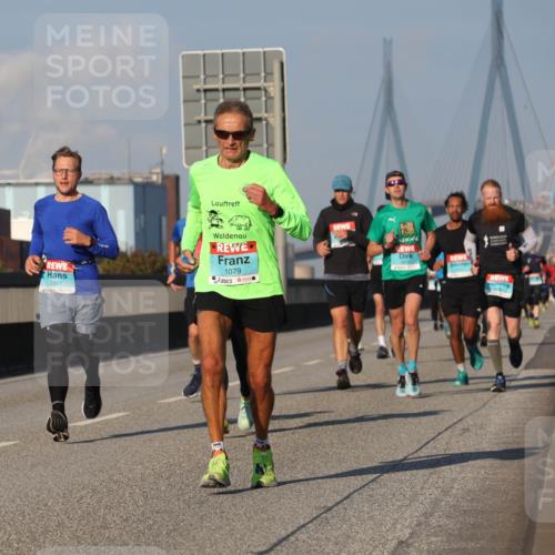 03.10.2025 - Köhlbrandbrückenlauf Luisa Fischer http://msf.ph/oto/9003434 03.10.2025 10:45:15 Position 3 2801, 1079 meine-sportfotos.de