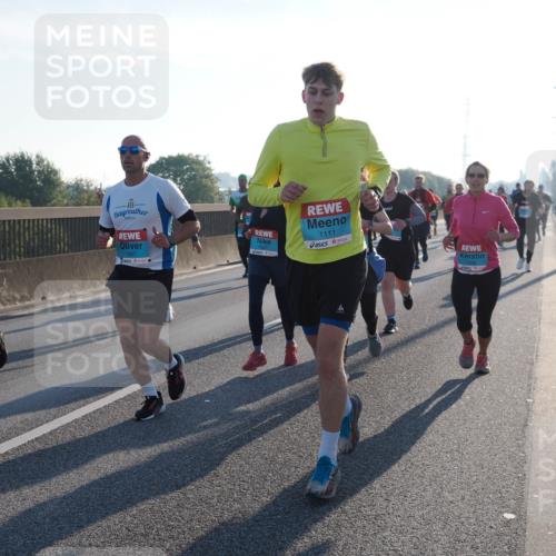 03.10.2025 - Köhlbrandbrückenlauf Fabian Wolf http://msf.ph/oto/9003437 03.10.2025 09:18:19 Position 3 1530, 1567, 1327, 1111, 1566 meine-sportfotos.de