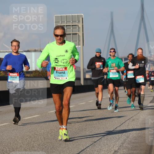 03.10.2025 - Köhlbrandbrückenlauf Luisa Fischer http://msf.ph/oto/9003440 03.10.2025 10:45:15 Position 3 2801, 1079 meine-sportfotos.de