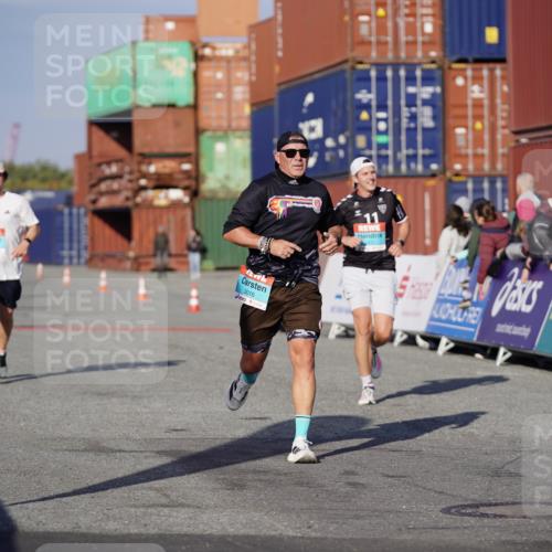 03.10.2025 - Köhlbrandbrückenlauf Michael Burmester http://msf.ph/oto/9003443 03.10.2025 10:06:30 Ziel 1066, 1722, 2431, 2793, 3016, 3188, 3481 meine-sportfotos.de