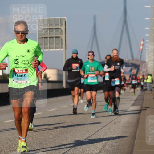 03.10.2025 - Köhlbrandbrückenlauf Luisa Fischer http://msf.ph/oto/9003451 03.10.2025 10:45:16 Position 3 2801, 1079 meine-sportfotos.de