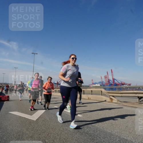 03.10.2025 - Köhlbrandbrückenlauf Matties Gatica Varas http://msf.ph/oto/9003459 03.10.2025 12:57:04 Position 2 118 meine-sportfotos.de