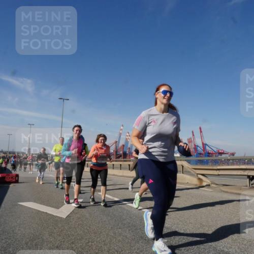 03.10.2025 - Köhlbrandbrückenlauf Matties Gatica Varas http://msf.ph/oto/9003469 03.10.2025 12:57:05 Position 2  meine-sportfotos.de