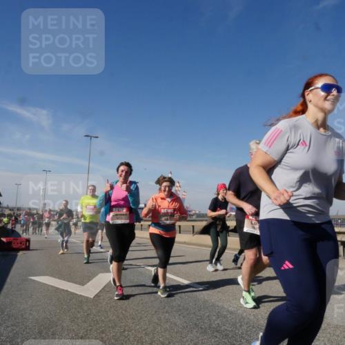 03.10.2025 - Köhlbrandbrückenlauf Matties Gatica Varas http://msf.ph/oto/9003475 03.10.2025 12:57:05 Position 2 4811, 4941 meine-sportfotos.de