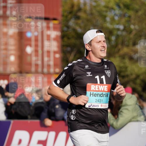 03.10.2025 - Köhlbrandbrückenlauf Michael Burmester http://msf.ph/oto/9003476 03.10.2025 10:06:34 Ziel 1722, 2431, 2793, 3016, 3198, 3481 meine-sportfotos.de