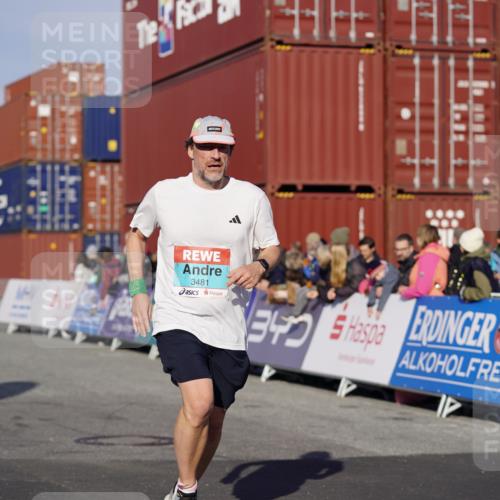 03.10.2025 - Köhlbrandbrückenlauf Michael Burmester http://msf.ph/oto/9003486 03.10.2025 10:06:35 Ziel 1722, 2431, 2793, 3016, 3198, 3481 meine-sportfotos.de