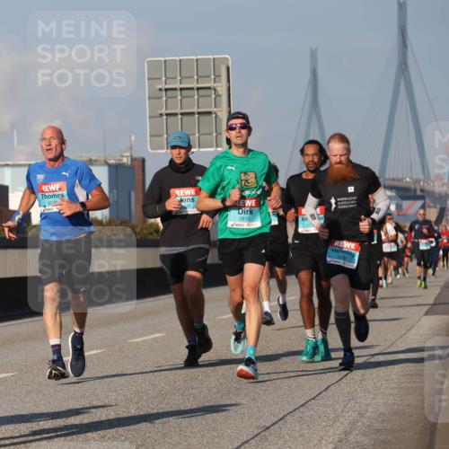03.10.2025 - Köhlbrandbrückenlauf Luisa Fischer http://msf.ph/oto/9003491 03.10.2025 10:45:18 Position 3 3070, 35, 2815, 15 meine-sportfotos.de
