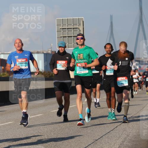 03.10.2025 - Köhlbrandbrückenlauf Luisa Fischer http://msf.ph/oto/9003497 03.10.2025 10:45:18 Position 3 3079, 2815, 1550 meine-sportfotos.de