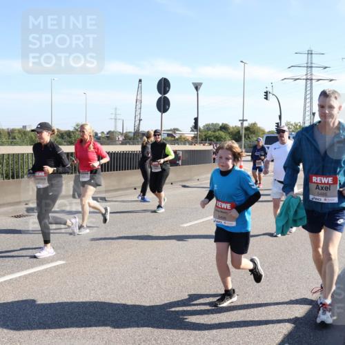 03.10.2025 - Köhlbrandbrückenlauf Julia Fischer http://msf.ph/oto/9003500 03.10.2025 12:22:26 Position 3 5496, 5495 meine-sportfotos.de