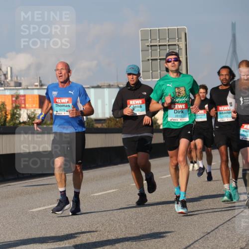 03.10.2025 - Köhlbrandbrückenlauf Luisa Fischer http://msf.ph/oto/9003506 03.10.2025 10:45:18 Position 3 3079, 135, 2815, 3185, 1550, 3335 meine-sportfotos.de
