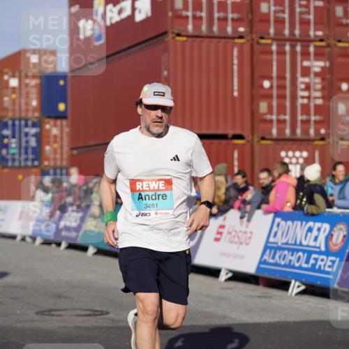 03.10.2025 - Köhlbrandbrückenlauf Michael Burmester http://msf.ph/oto/9003508 03.10.2025 10:06:35 Ziel 1722, 2431, 2793, 3016, 3198, 3481 meine-sportfotos.de