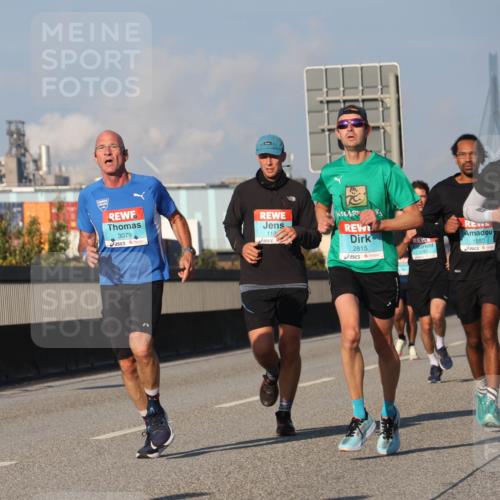 03.10.2025 - Köhlbrandbrückenlauf Luisa Fischer http://msf.ph/oto/9003510 03.10.2025 10:45:19 Position 3 3079, 113, 2815, 1550, 3335 meine-sportfotos.de