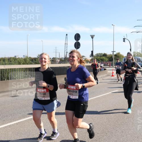 03.10.2025 - Köhlbrandbrückenlauf Julia Fischer http://msf.ph/oto/9003524 03.10.2025 12:22:31 Position 3 5310, 5378 meine-sportfotos.de
