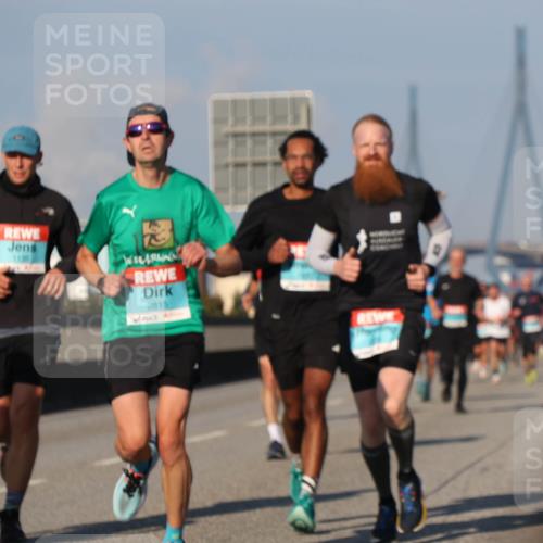 03.10.2025 - Köhlbrandbrückenlauf Luisa Fischer http://msf.ph/oto/9003529 03.10.2025 10:45:20 Position 3 1136, 2015 meine-sportfotos.de