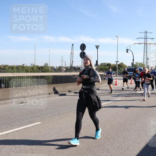03.10.2025 - Köhlbrandbrückenlauf Julia Fischer http://msf.ph/oto/9003532 03.10.2025 12:22:32 Position 3 1 meine-sportfotos.de