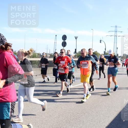03.10.2025 - Köhlbrandbrückenlauf Julia Fischer http://msf.ph/oto/9003547 03.10.2025 12:22:35 Position 3 5419, 5320, 888 meine-sportfotos.de