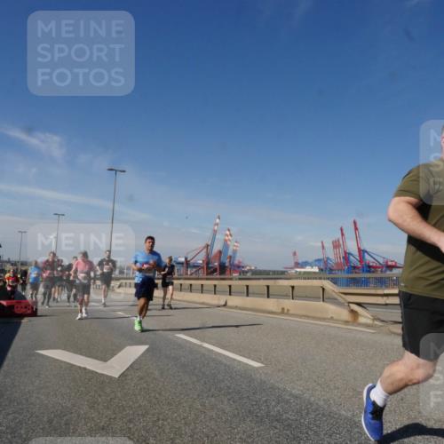 03.10.2025 - Köhlbrandbrückenlauf Matties Gatica Varas http://msf.ph/oto/9003549 03.10.2025 12:57:10 Position 2  meine-sportfotos.de
