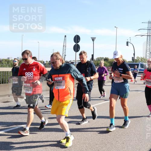 03.10.2025 - Köhlbrandbrückenlauf Julia Fischer http://msf.ph/oto/9003557 03.10.2025 12:22:35 Position 3 888, 6004, 6003 meine-sportfotos.de