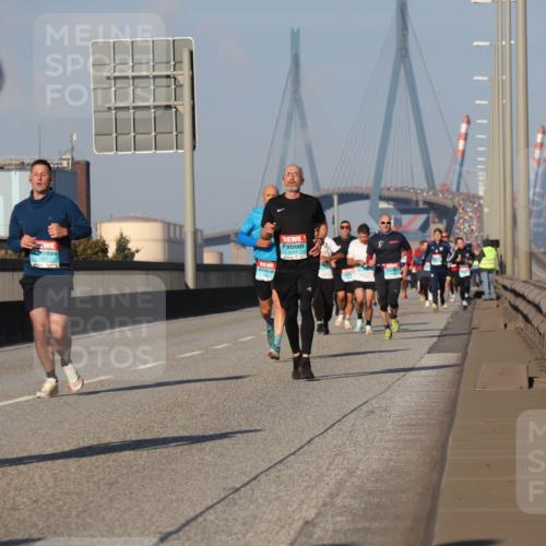 03.10.2025 - Köhlbrandbrückenlauf Luisa Fischer http://msf.ph/oto/9003570 03.10.2025 10:45:23 Position 3 3211 meine-sportfotos.de
