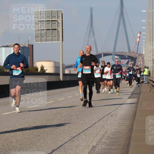 03.10.2025 - Köhlbrandbrückenlauf Luisa Fischer http://msf.ph/oto/9003577 03.10.2025 10:45:23 Position 3 2811, 3211 meine-sportfotos.de