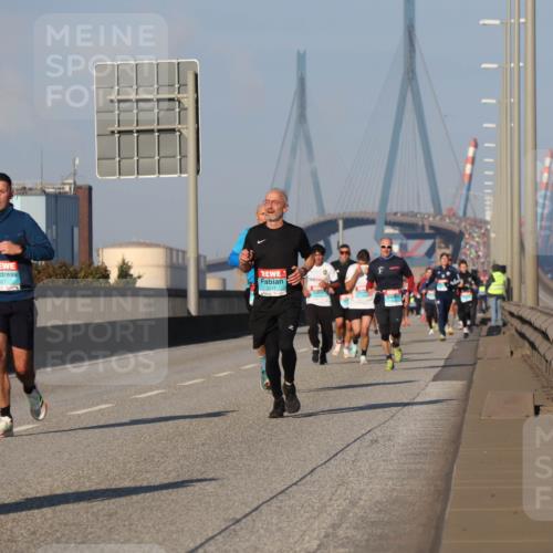 03.10.2025 - Köhlbrandbrückenlauf Luisa Fischer http://msf.ph/oto/9003587 03.10.2025 10:45:23 Position 3 2811 meine-sportfotos.de