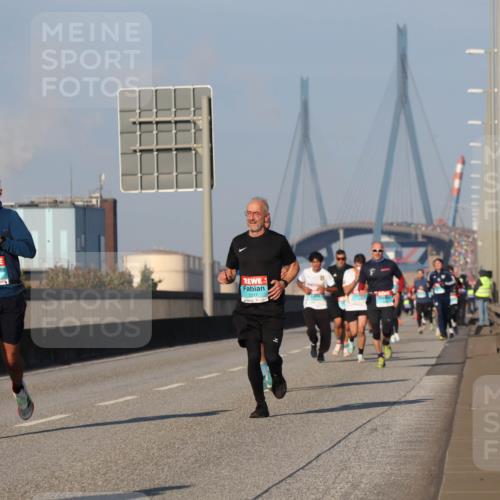 03.10.2025 - Köhlbrandbrückenlauf Luisa Fischer http://msf.ph/oto/9003601 03.10.2025 10:45:24 Position 3 3211 meine-sportfotos.de