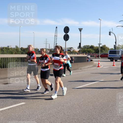 03.10.2025 - Köhlbrandbrückenlauf Julia Fischer http://msf.ph/oto/9003603 03.10.2025 12:22:44 Position 3  meine-sportfotos.de