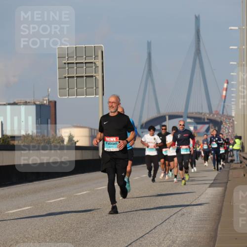 03.10.2025 - Köhlbrandbrückenlauf Luisa Fischer http://msf.ph/oto/9003610 03.10.2025 10:45:25 Position 3 2811, 3211 meine-sportfotos.de