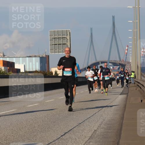 03.10.2025 - Köhlbrandbrückenlauf Luisa Fischer http://msf.ph/oto/9003623 03.10.2025 10:45:26 Position 3 281, 32111 meine-sportfotos.de