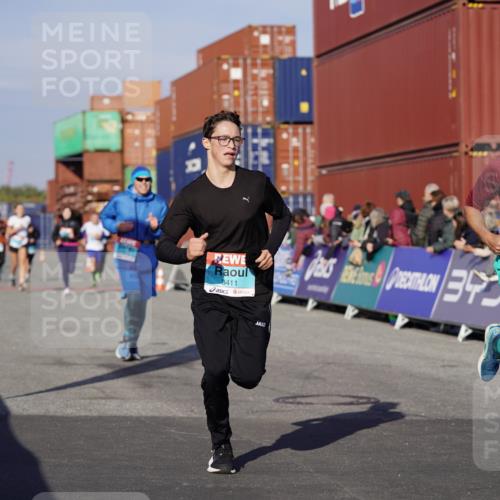 03.10.2025 - Köhlbrandbrückenlauf Michael Burmester http://msf.ph/oto/9003639 03.10.2025 10:06:41 Ziel 1328, 1449, 3177, 3198, 3411 meine-sportfotos.de