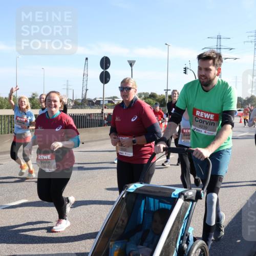 03.10.2025 - Köhlbrandbrückenlauf Julia Fischer http://msf.ph/oto/9003643 03.10.2025 12:22:50 Position 3 5507, 5533, 4239 meine-sportfotos.de
